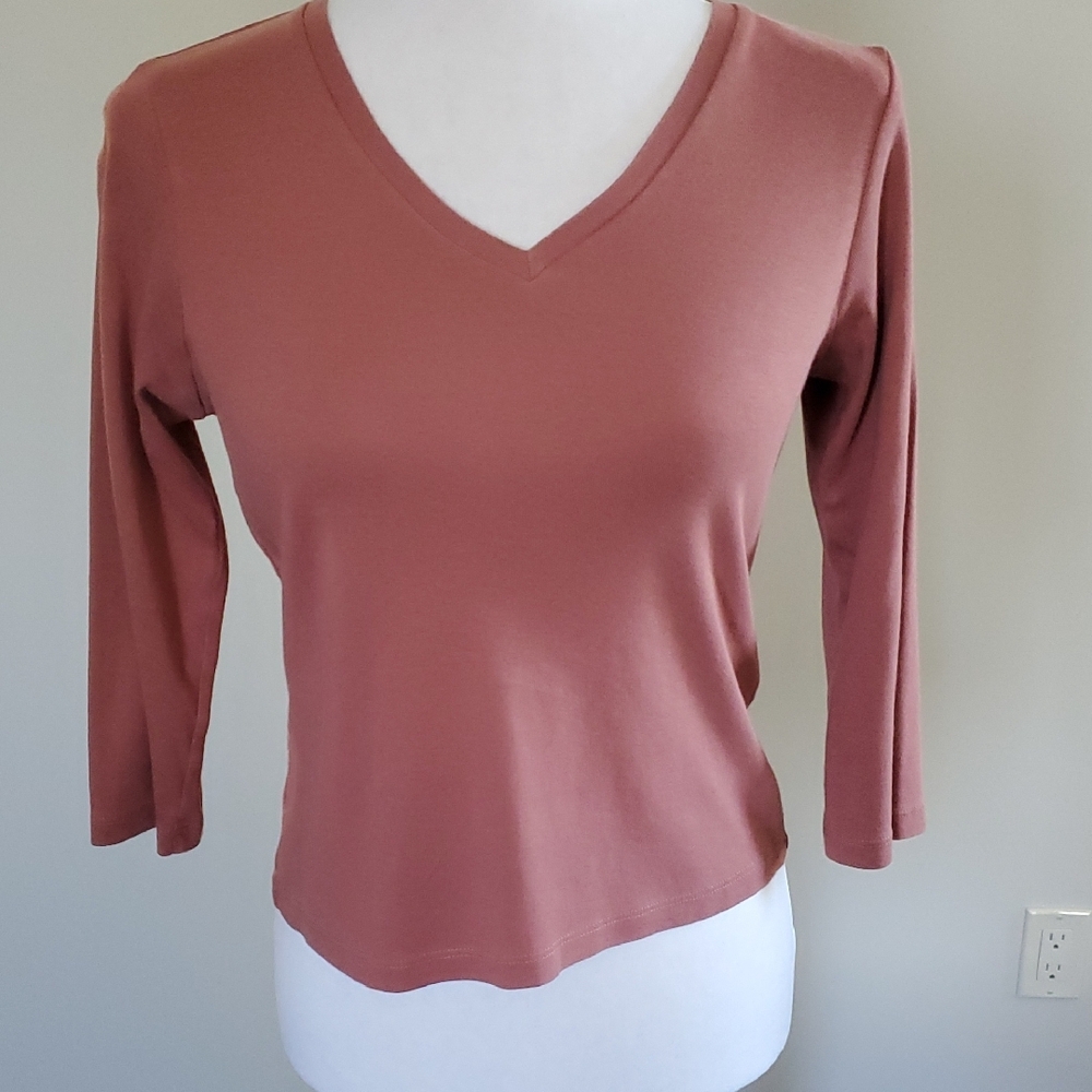 Women's V-Neck Top - Rose